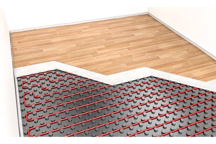 Droog systeem vloerverwarming op zwevende vloer hout