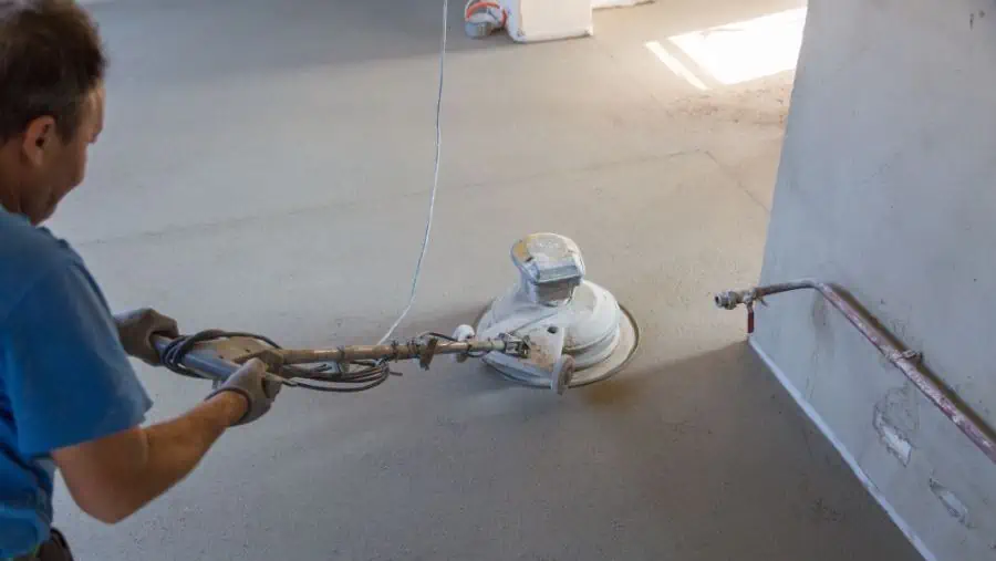 Stap 2 vloer met vloerverwarming laten leggen. Voorbereiden voor vloerverwarming. Vloer egaliseren